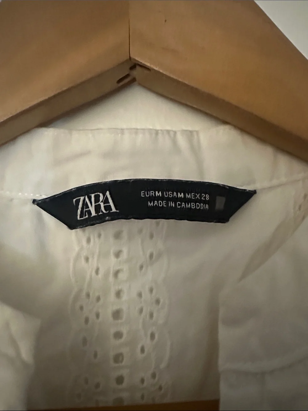 Zara White Eyelet Button-Front Blouse